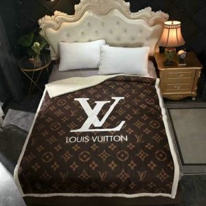 Louis Vuitton Logo Brand Bedding Set Luxury Bedspread Bedroom Home Decor