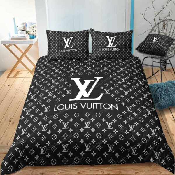 Louis Vuitton Logo Brand Bedding Set Bedspread Bedroom Luxury Home Decor