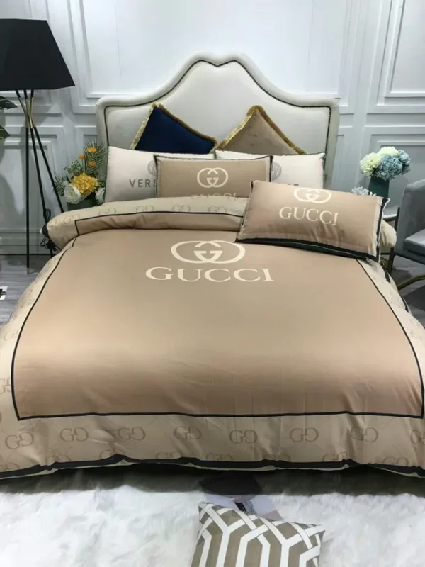 Gucci Beige Logo Brand Bedding Set Bedspread Home Decor Luxury Bedroom