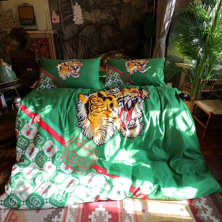 Gucci Tiger Logo Brand Bedding Set Bedspread Luxury Bedroom Home Decor