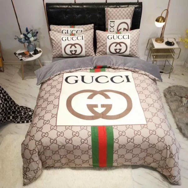 Gucci Beige Logo Brand Bedding Set Bedspread Bedroom Luxury Home Decor