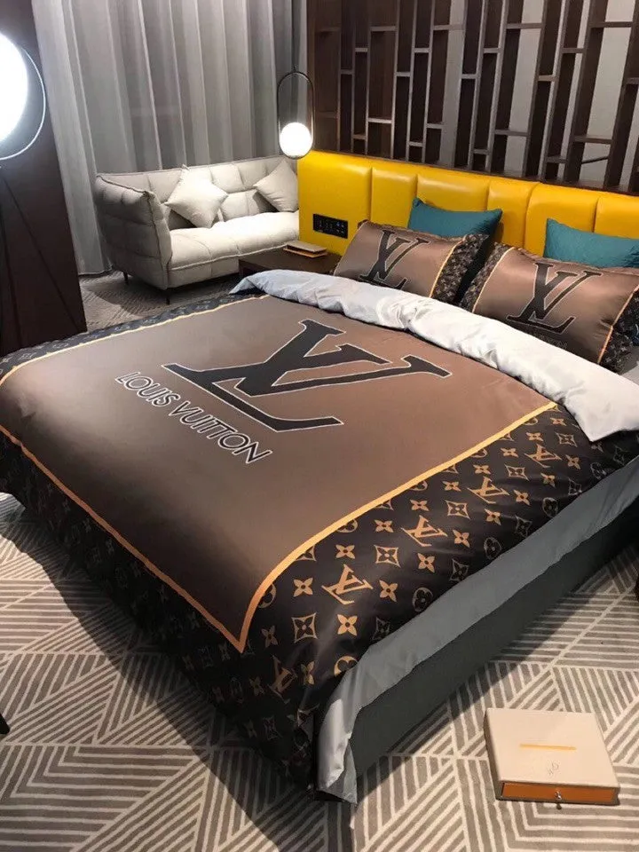 Louis Vuitton Logo Brand Bedding Set Bedspread Bedroom Home Decor Luxury