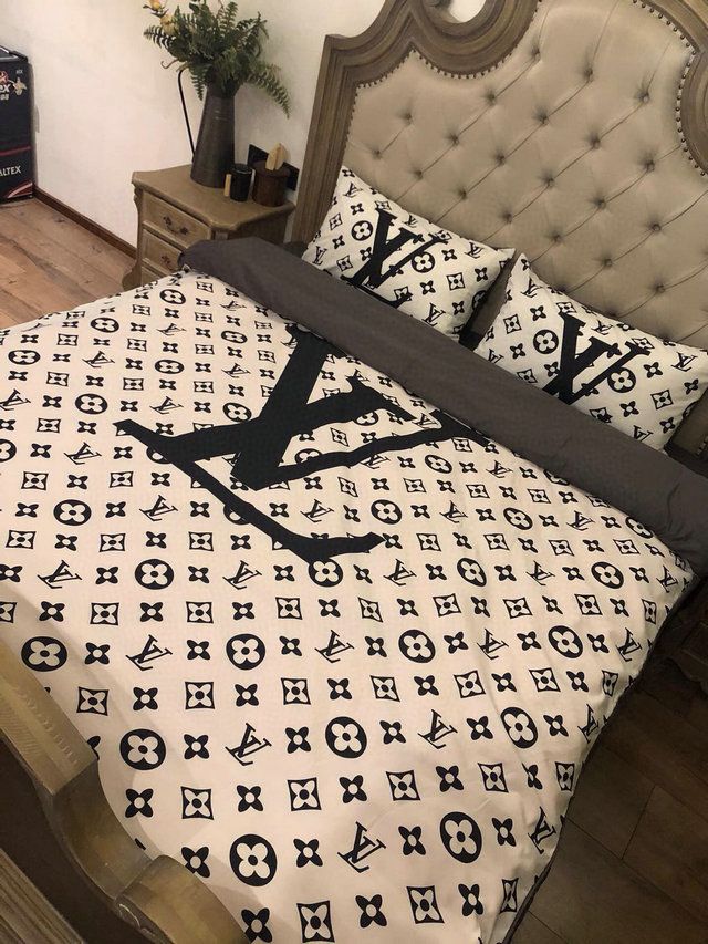 Louis Vuitton Bedding Set Home Decor Bedspread Luxury Bedroom
