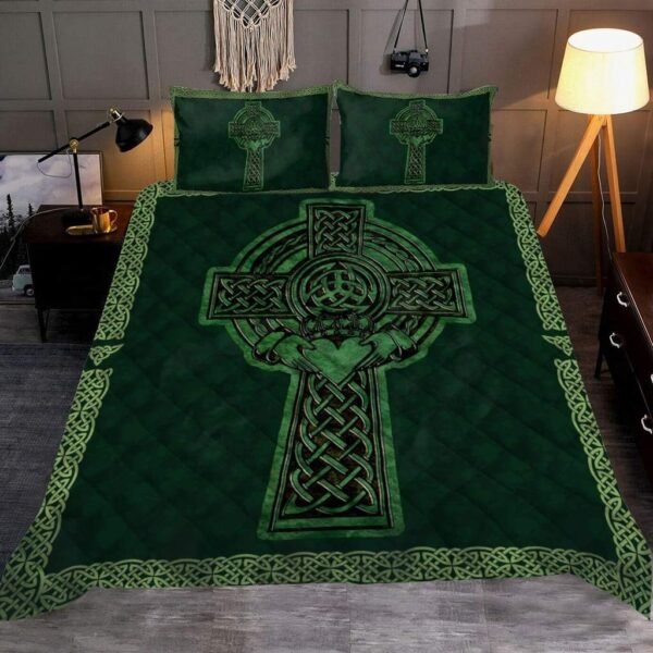 Irish Claddagh Quilt Set